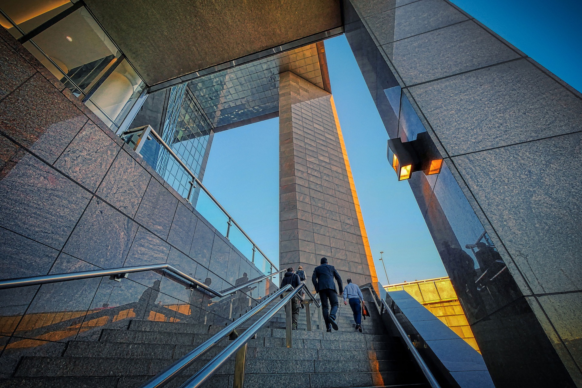 stairs-6133971_1920